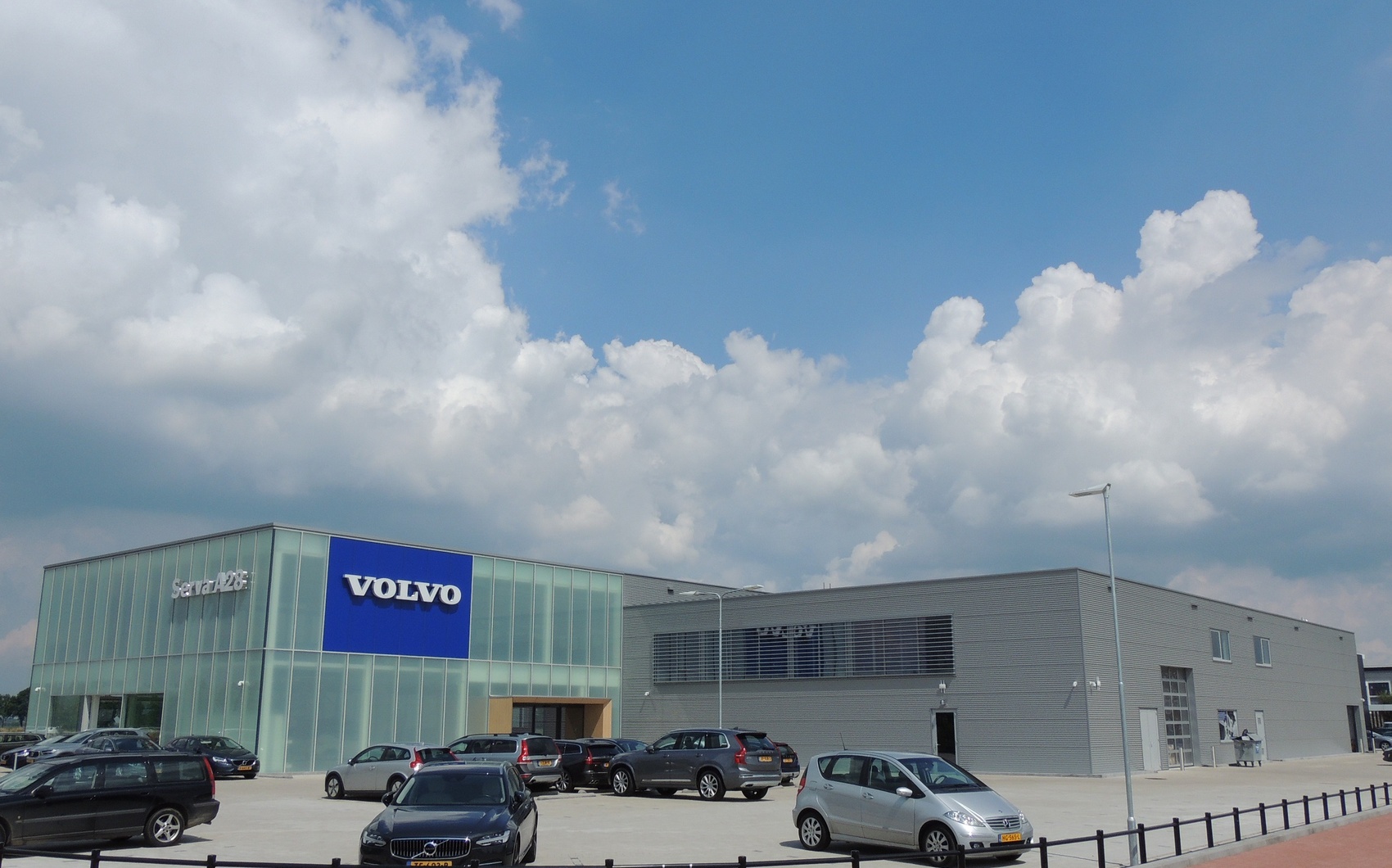 Bouwbedrijf Nieuwenhuis werk Serva Volvo A28 te Nijkerk
